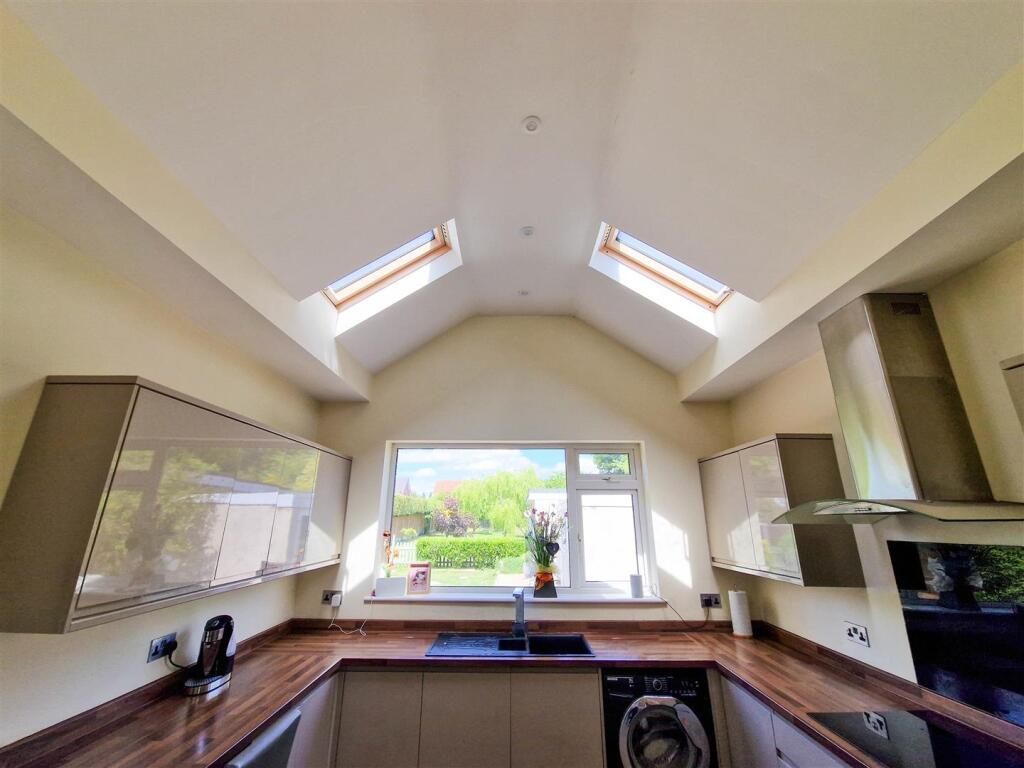 Feature vaulted ceiling