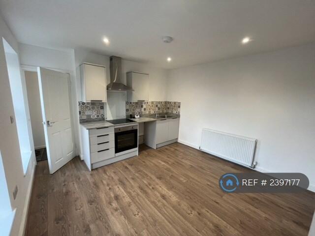 Kitchen/Living Room Photo 3