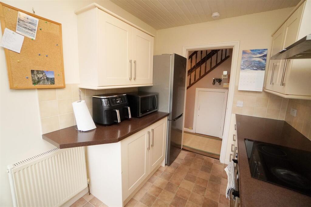 kitchen1.jpg