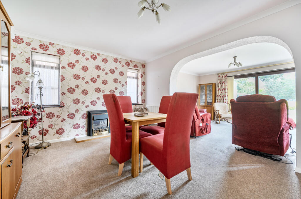 1362431-4-68de8f4...