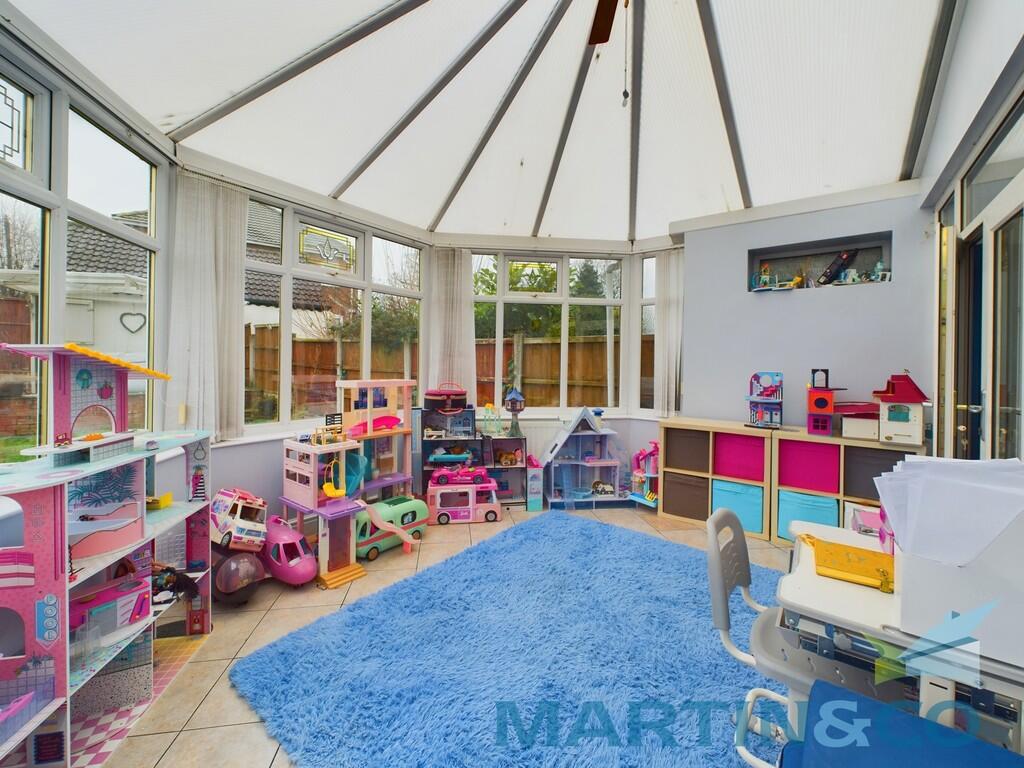 CAM01870G0-PR0147...