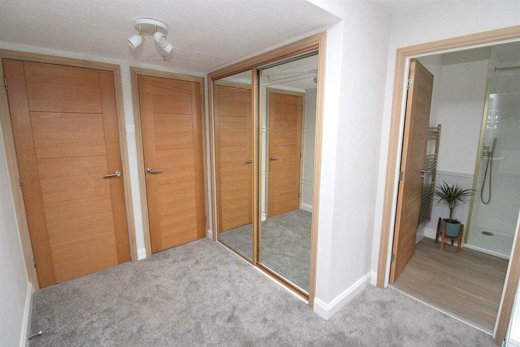 DRESSING AREA BEDROOM ONE.JPG