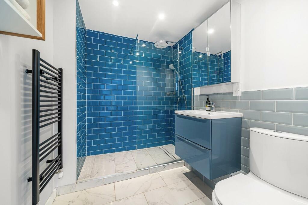 Bathroom.JPG