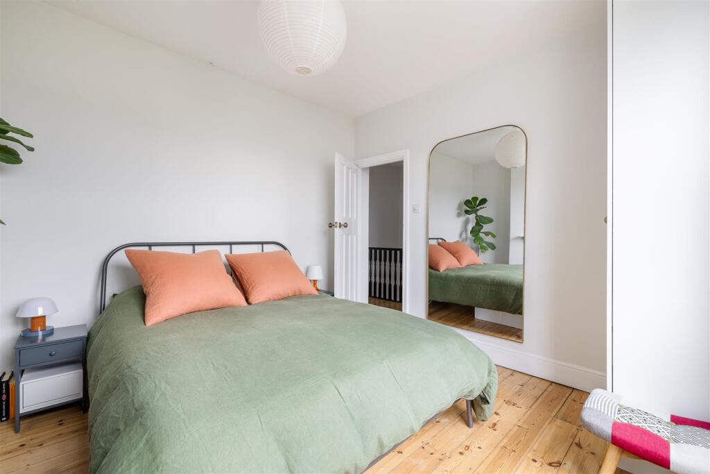 Fourth Avenue E12
