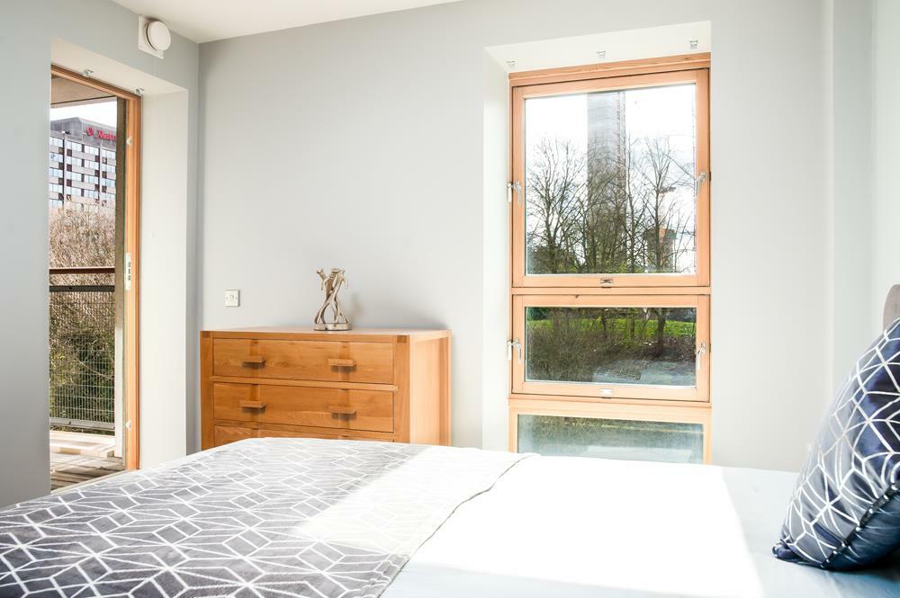 Bedroom1_3.jpg