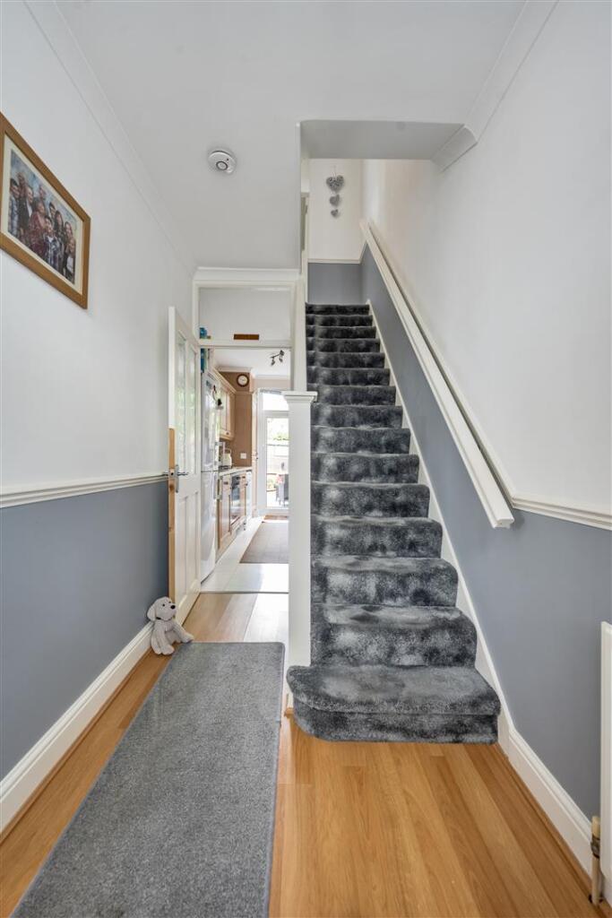 Coolgardie Avenue E4