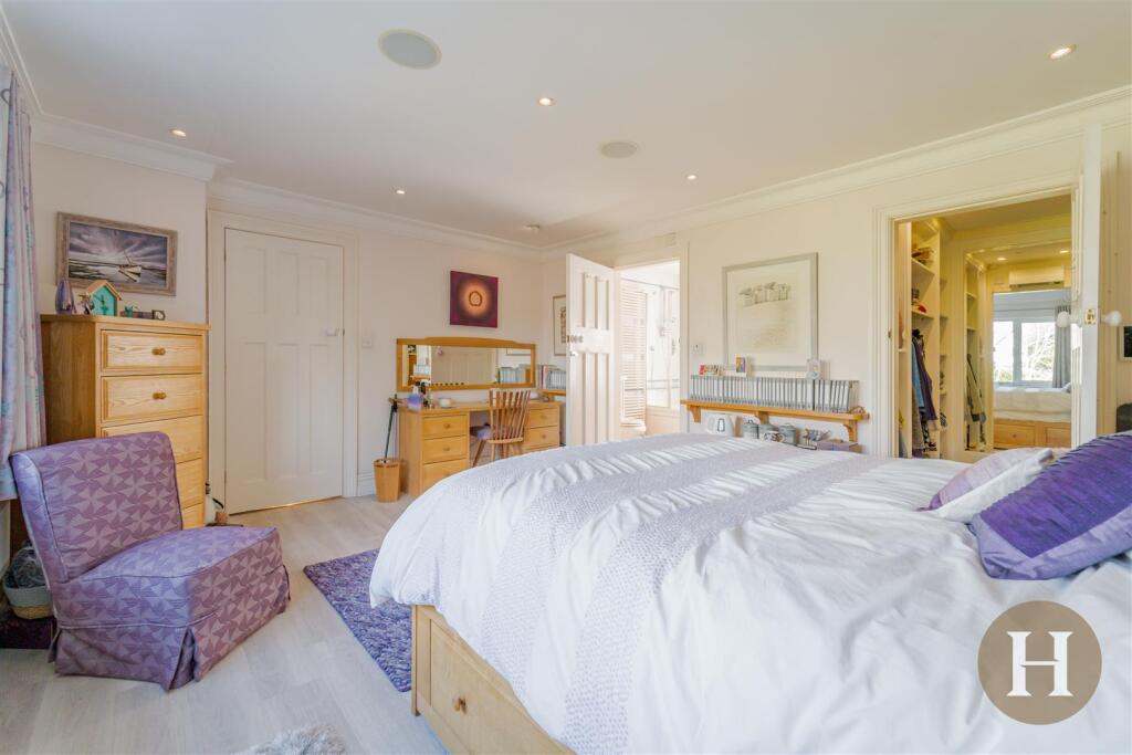 Hadleigh Estate Agents-44.jpg