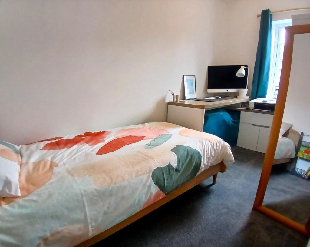 Bed 3.jpg