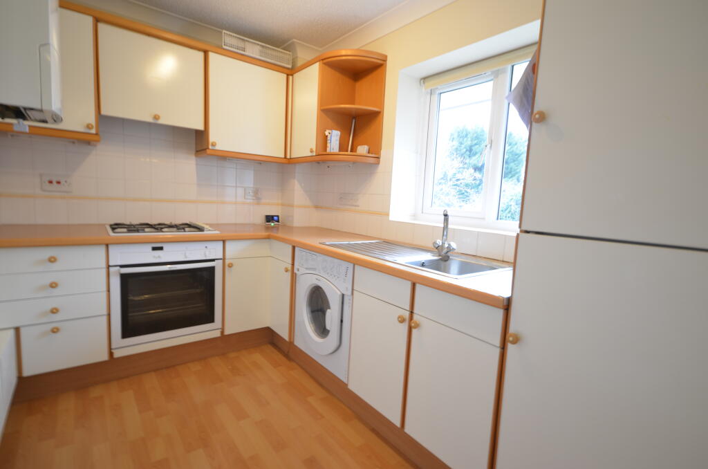 Millgate Court, Guildford Road, Farnham, Surrey, GU9