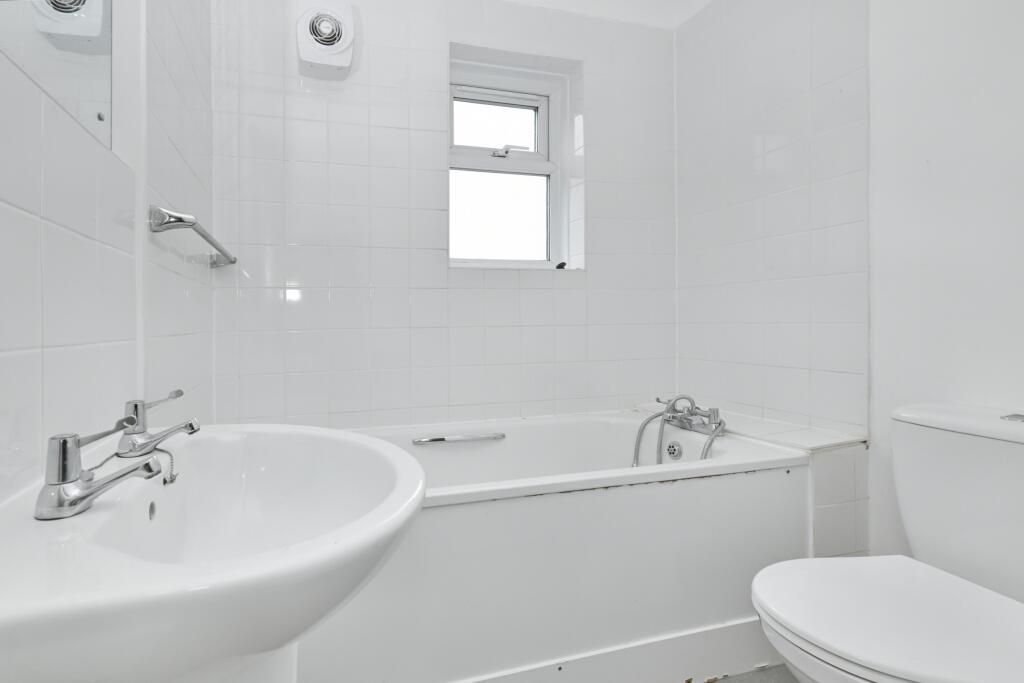 6A Holme Close, Cheshunt, Waltham Cross EN8 8ST