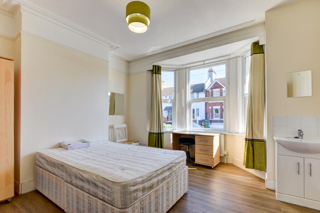 23 Hollingbury Road Bedroom 1 (2)