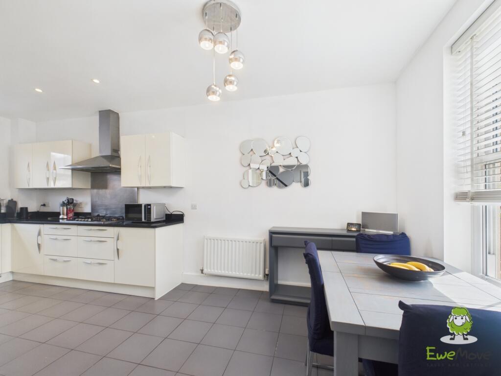 EweMove Estate Agents Basingstoke - Rockbourne Roa