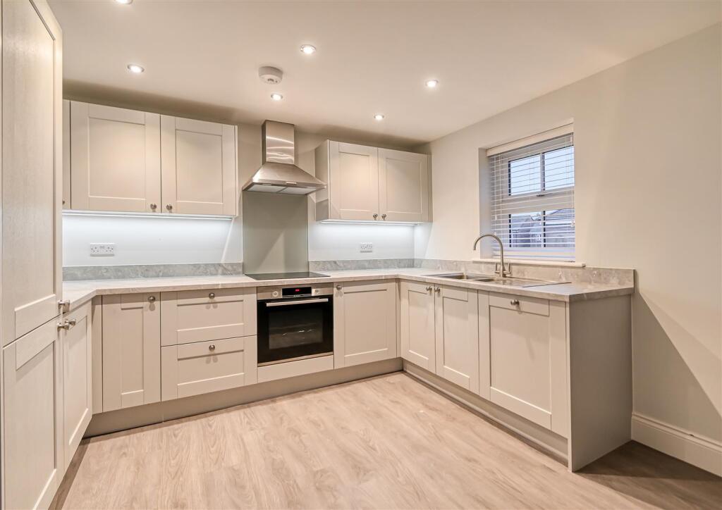 1 Crossfields Crescent-4.jpg