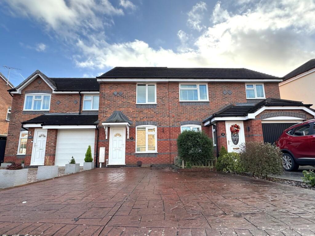 Weston Park Avenue, Stretton, Burton-on-Trent, DE14