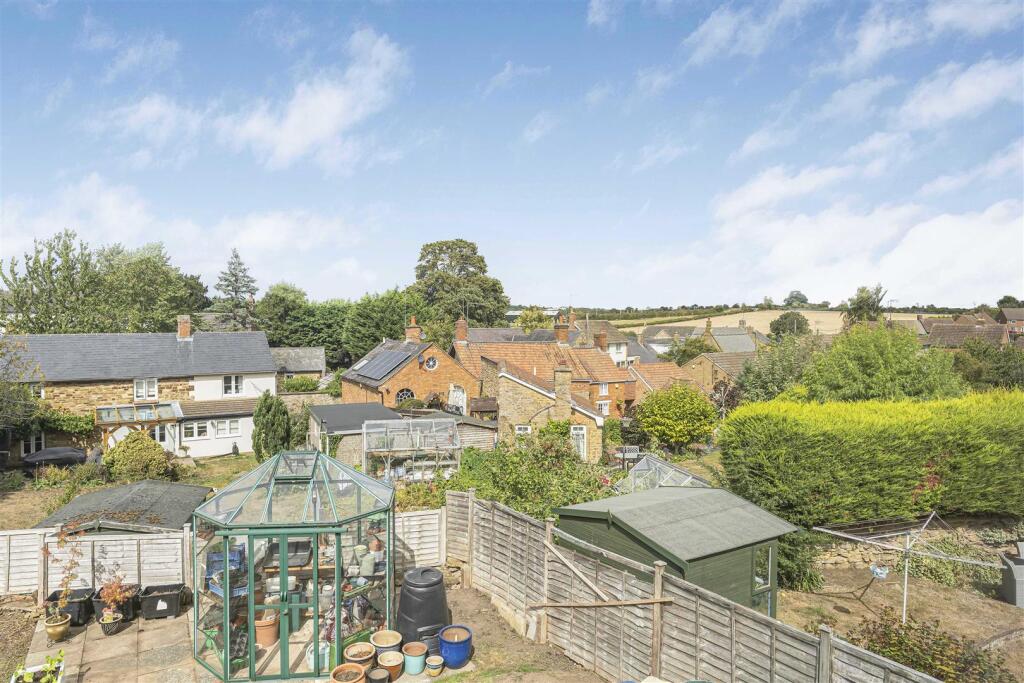 10 Orchard Close