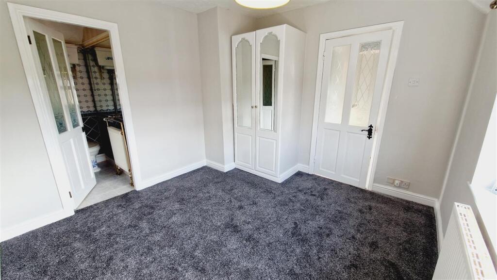 3 SEATON BEDROOM 1