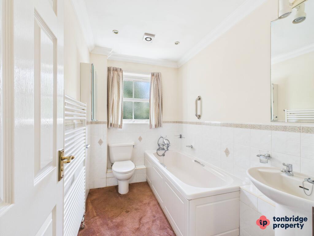 CAM03742G0-PR0023-STILL021