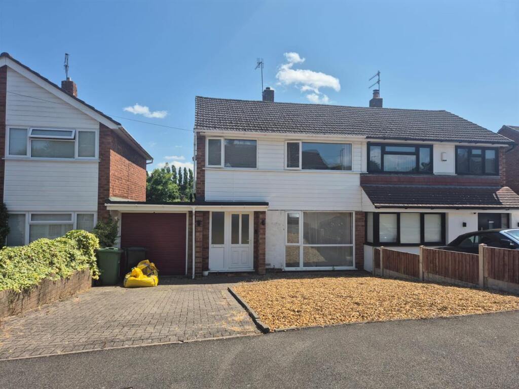 Tiverton Close Kingswinford 1.jpg