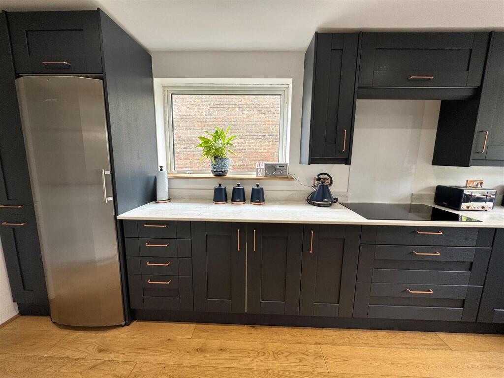 Kitchen 1.JPEG