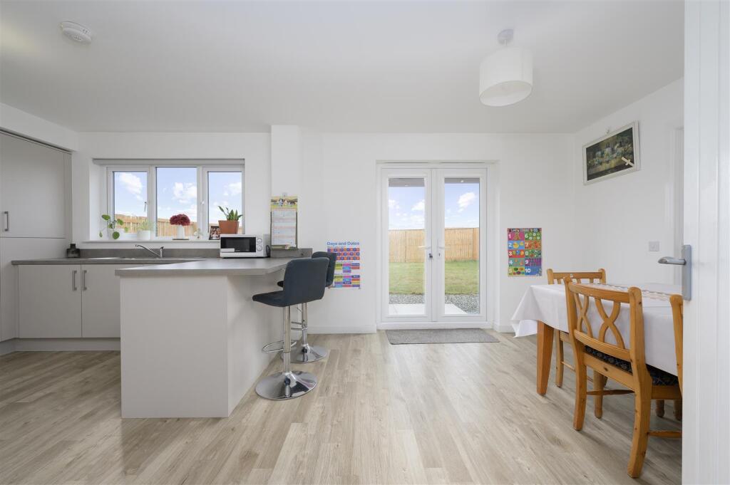 24 Jenny McCallum Way 012.jpg