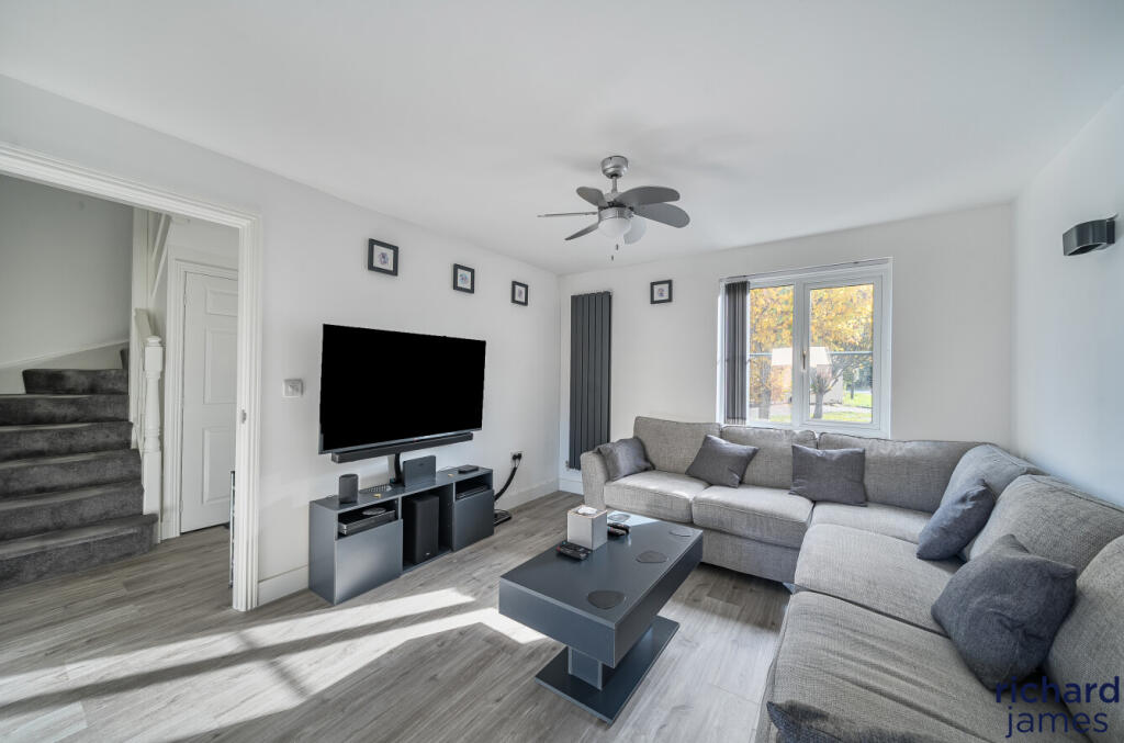 e6bc3f793d744fe4a645432b0eb6d476