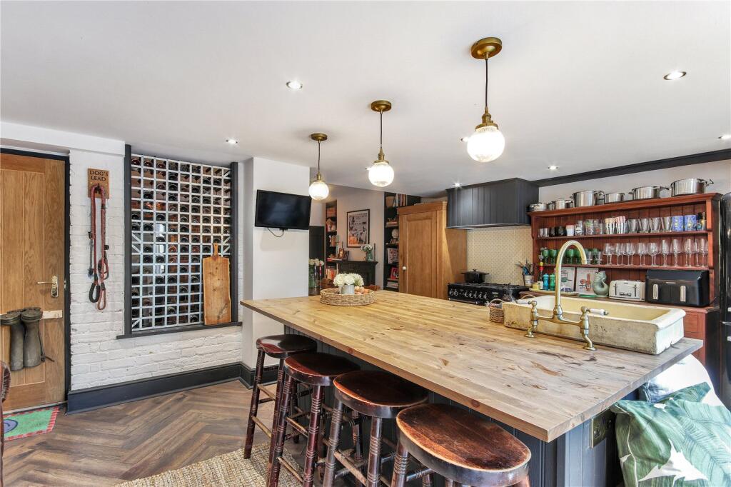 Kitchen/Breakfast Rm