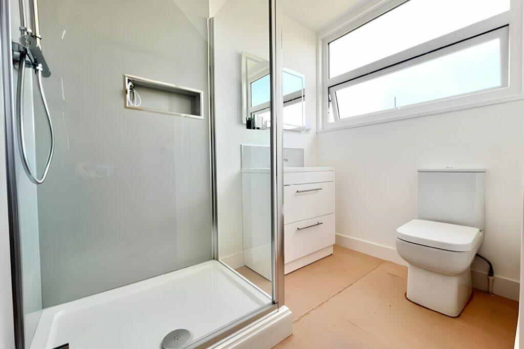 Louth Road - Bathroom