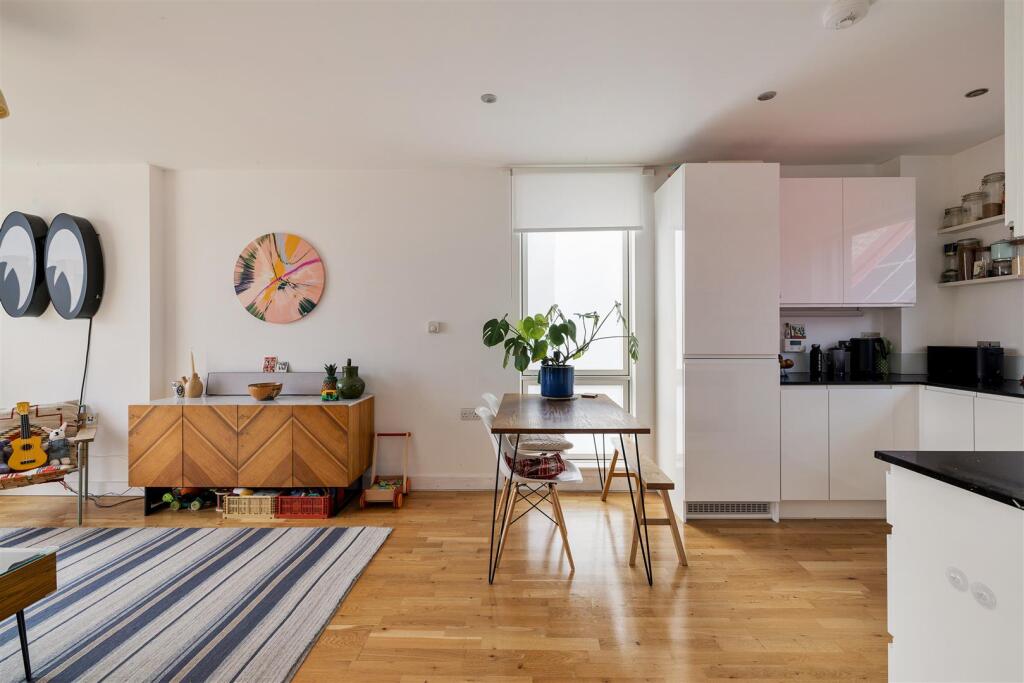 Britains Apartments 27 Sutherland Road, E17.jpg