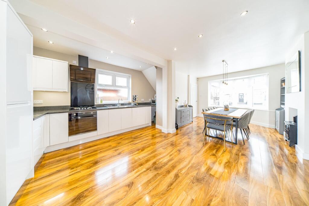 36 Ford Road open plan area.jpg