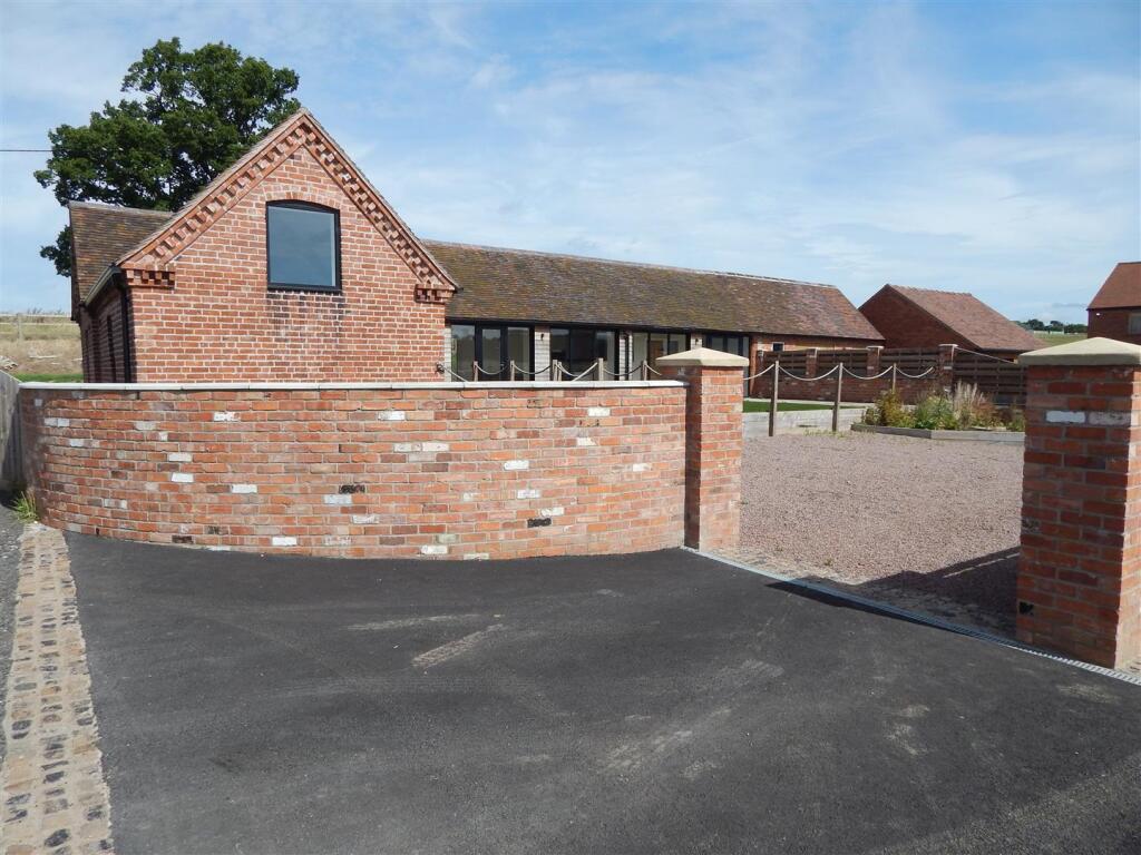 Detached Barn Conversion
