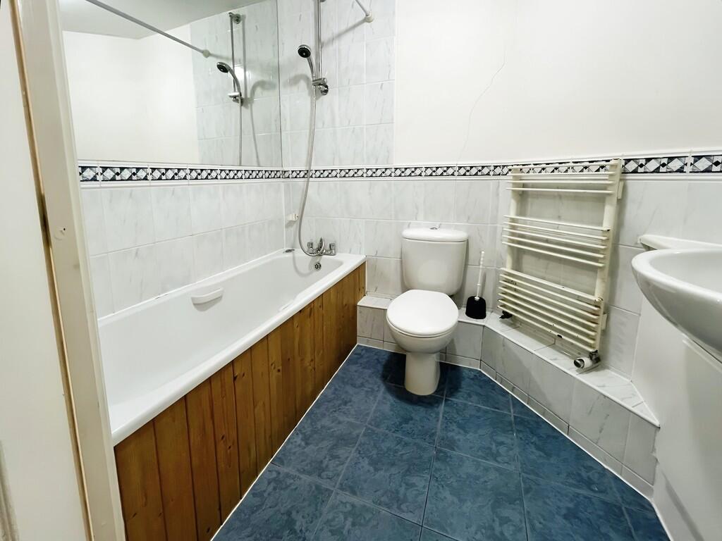 a6f3dc01-PHOTO-20...