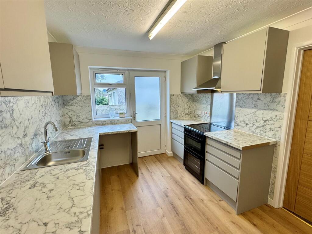 4 Place Parc Kitchen