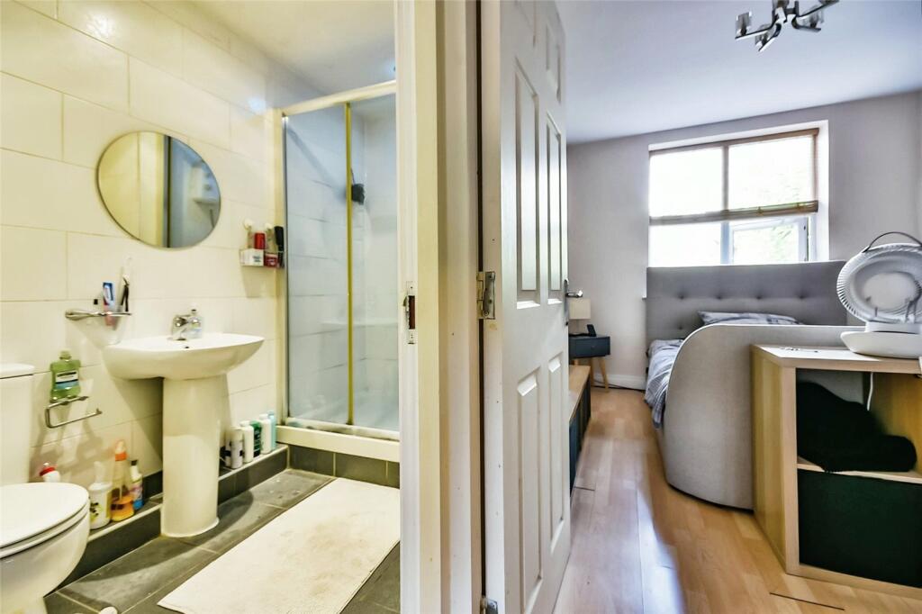 Shower Room/Bedroom