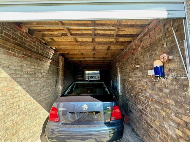 Garage &amp; Parking