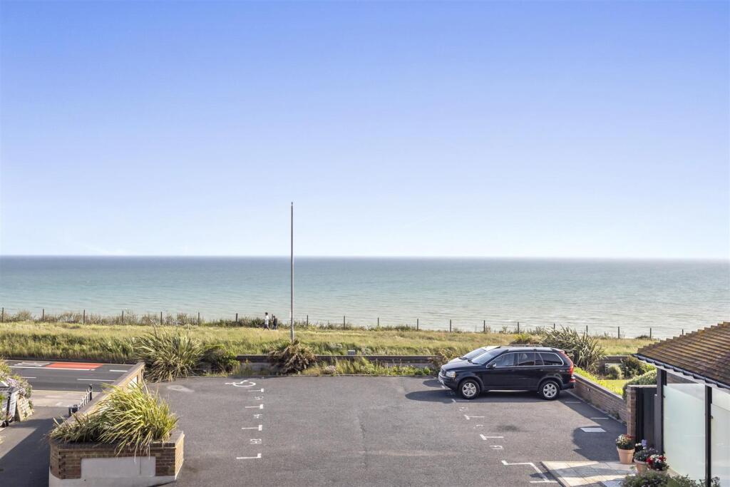 Marine Drive 105, Newick Place H3-006.jpg