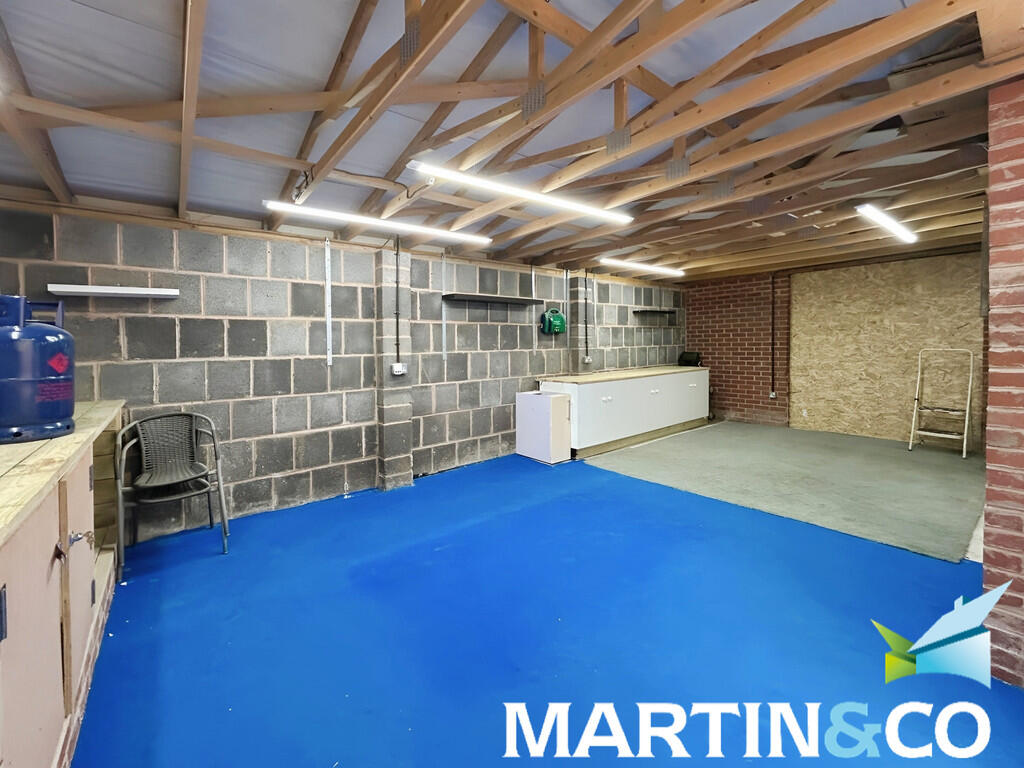 f749a5ea-IMG-2025...