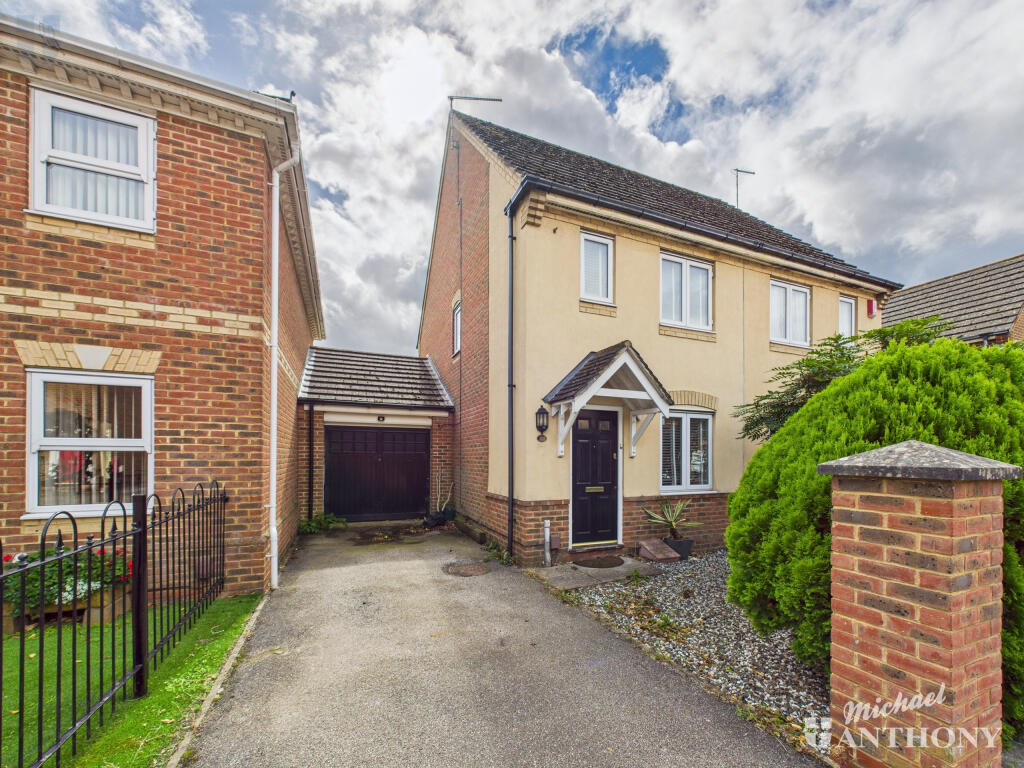 CAM03852G0-PR0419-STILL003