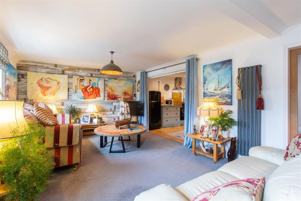 Bondgate 3 Sitting Room-3.jpg