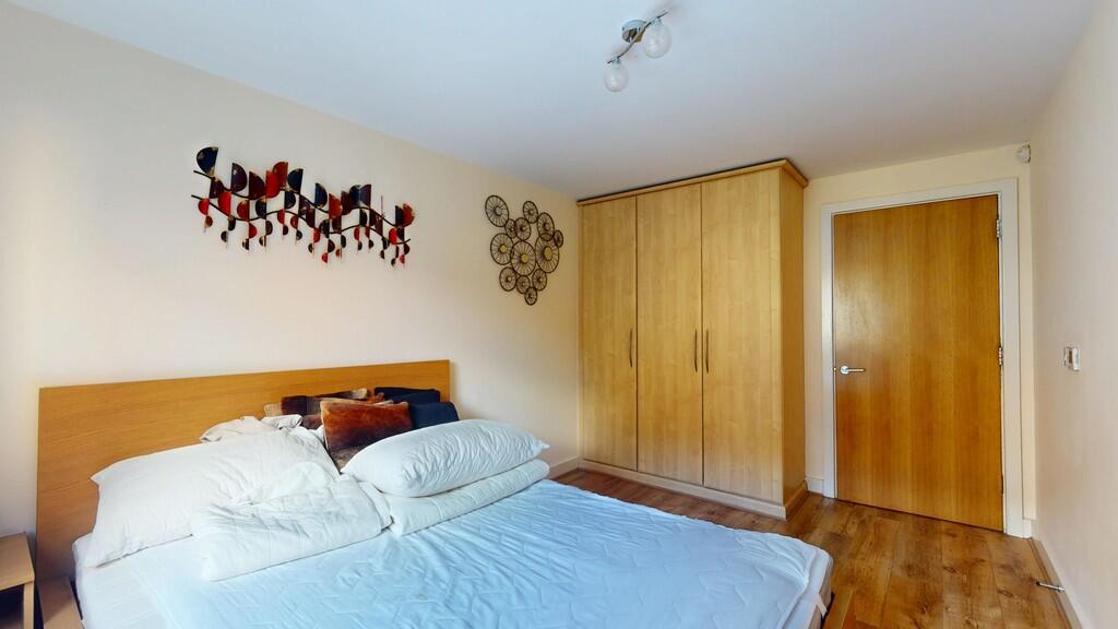 Bedroom 1 - Angle...