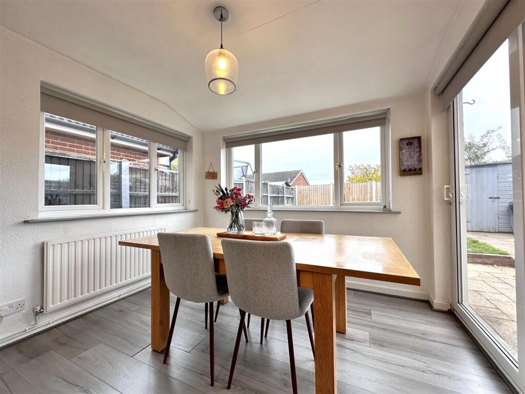 Dining Room 065