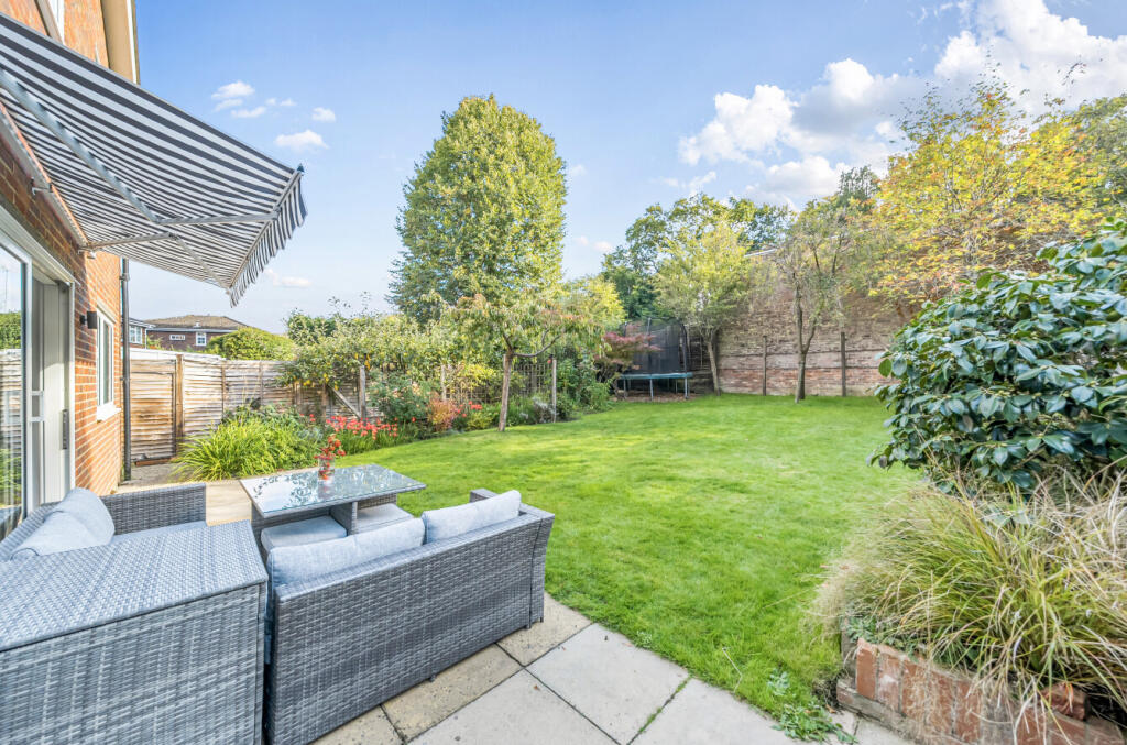 1364069-6-68e7d04...