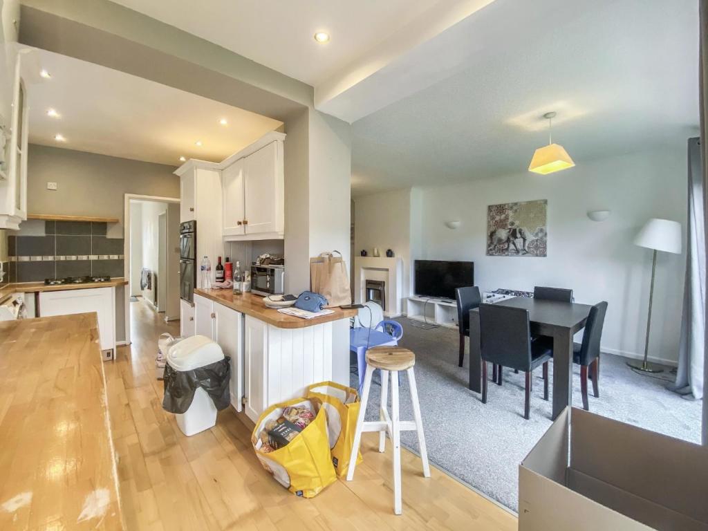 Kitchen Dining Area