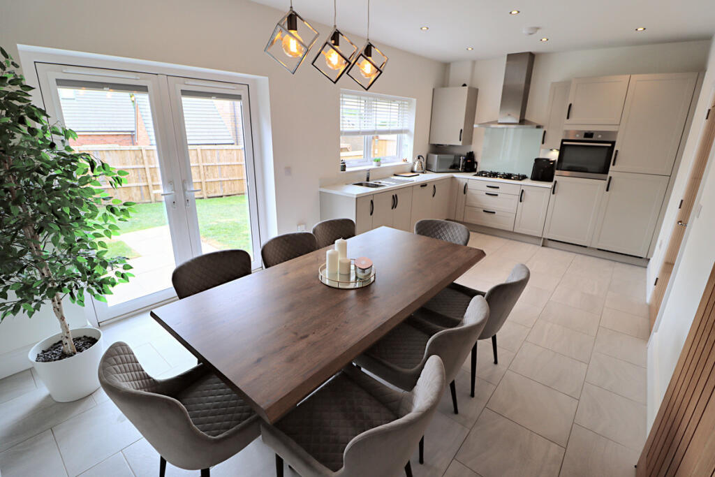 Kitchen / Diner / Family Room