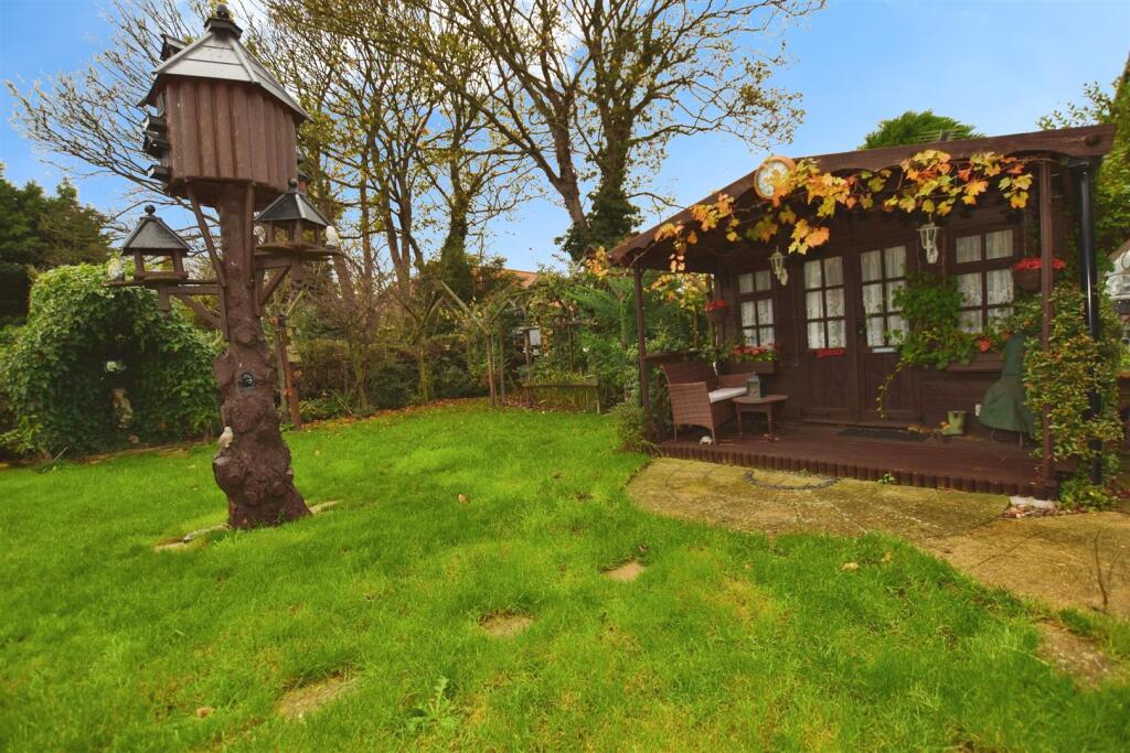 Summer House/Bar