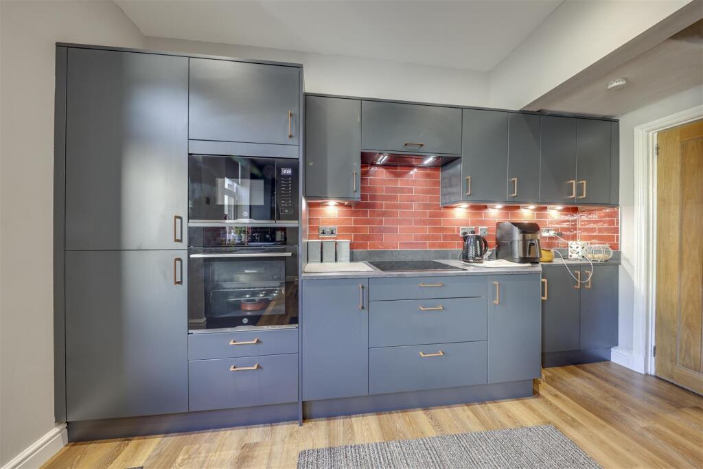 Breakfast / Kitchen Alt 2