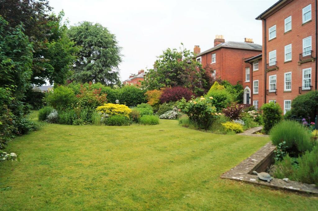 Garden (2).jpg