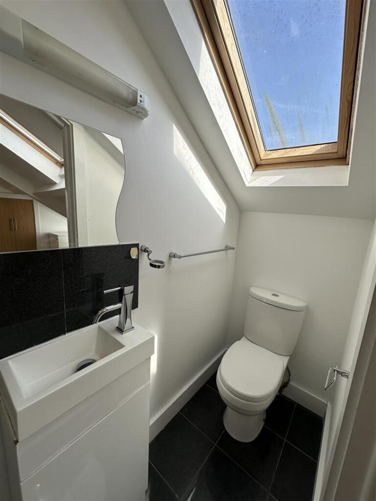 Flat 5 - Ensuite 1.JPEG