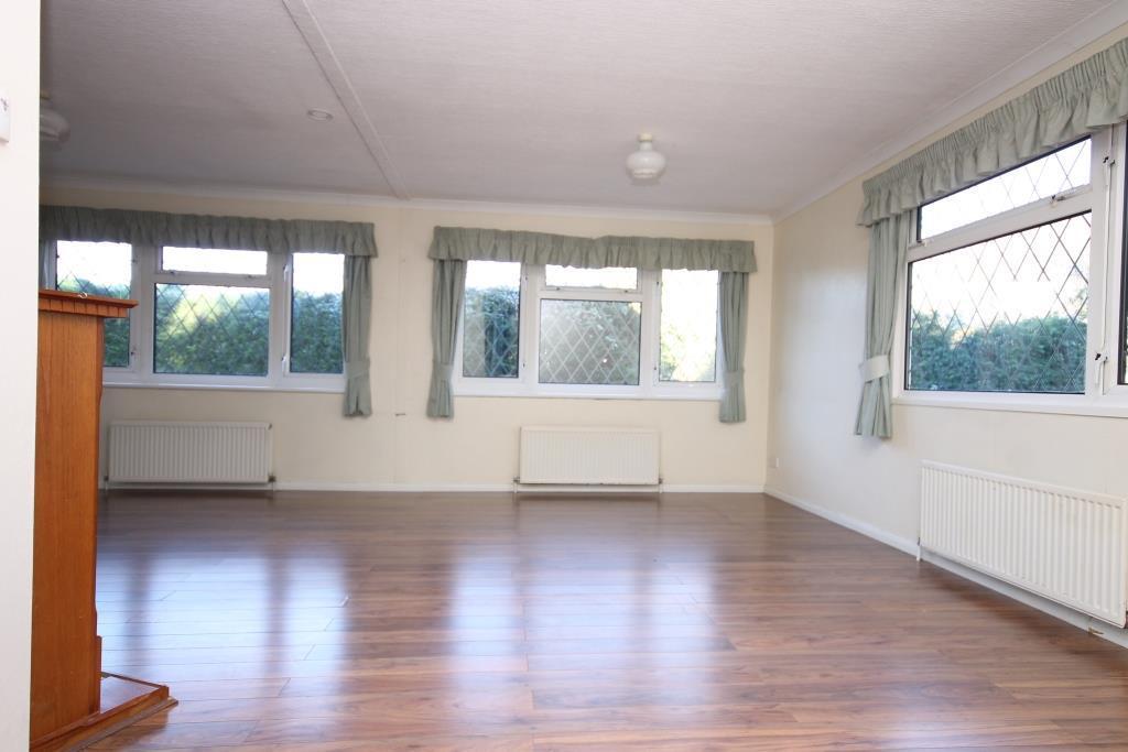 Lounge 3.JPG
