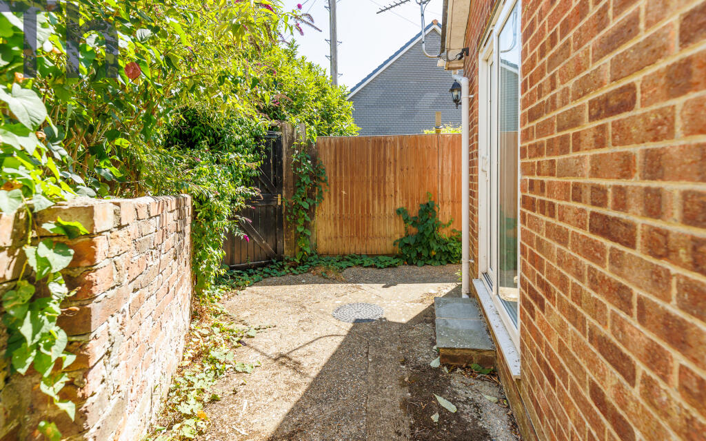 Rear Courtyard Garden