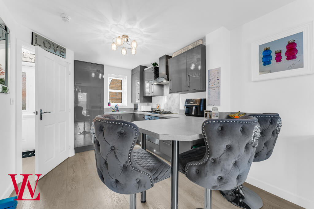 Kitchen Breakfast Bar